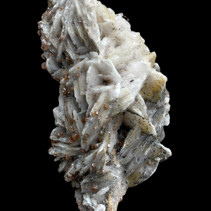 Prachtige kleine kristallen van Vanadiniet op een basis van witte en grijze Bariet 111 gram