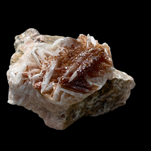Prachtige kleine kristallen van Vanadiniet op een basis van witte Bariet 84 gram