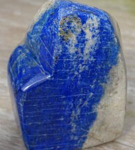 Mooie vrije vorm van Lapis Lazuli Jarek AAA kwaliteit